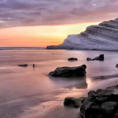 Un Tuffo Alla Scala Dei Turchi