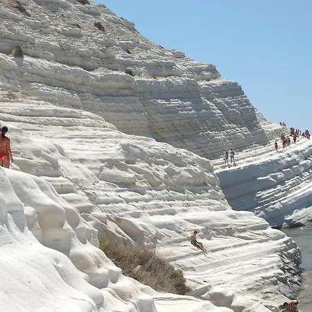 Un Tuffo Alla Scala Dei Turchi 3*